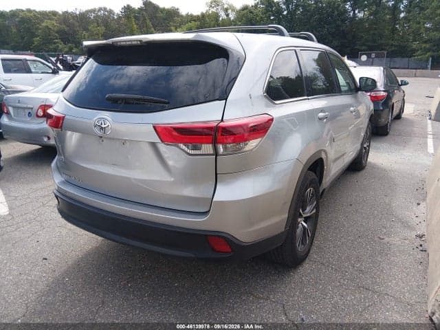 2019 TOYOTA HIGHLANDER LE 4