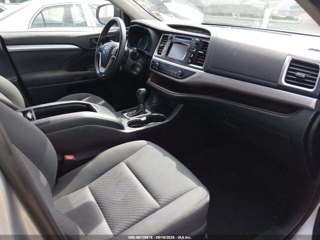 2019 TOYOTA HIGHLANDER LE 5