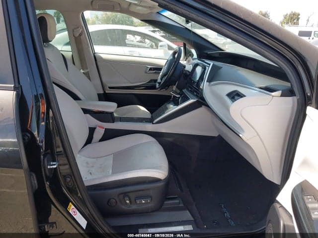 2017 TOYOTA MIRAI 5