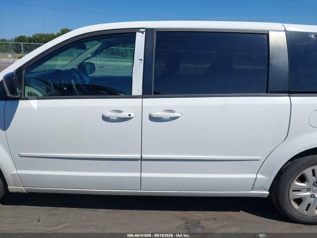 2017 DODGE GRAND CARAVAN SE 14