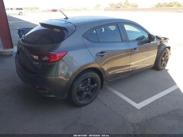 2017 MAZDA MAZDA3 SPORT 4