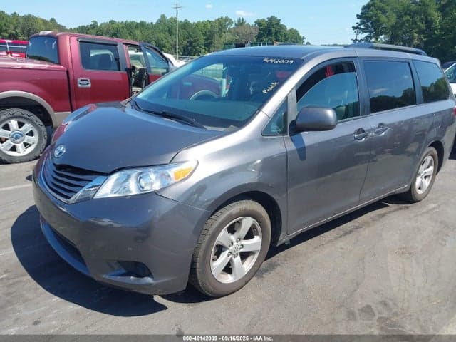 2017 TOYOTA SIENNA LE 8 PASSENGER 2
