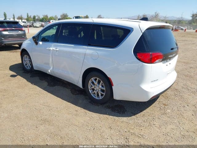 2025 CHRYSLER VOYAGER LX 3