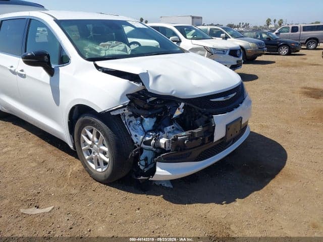 2025 CHRYSLER VOYAGER LX 6