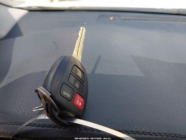 2017 TOYOTA COROLLA LE 11