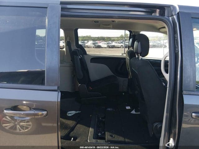 2017 DODGE GRAND CARAVAN SE 8