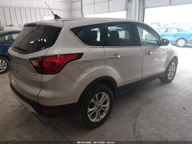 2019 FORD ESCAPE SE 4