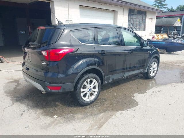 2019 FORD ESCAPE SE 4