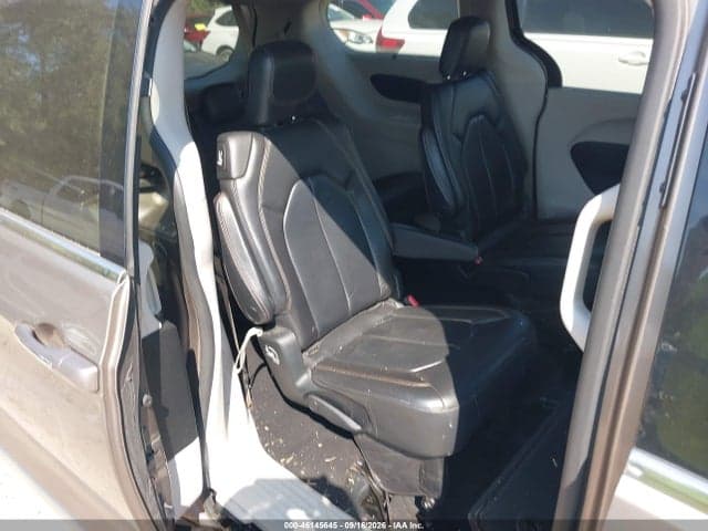 2017 CHRYSLER PACIFICA TOURING-L 4