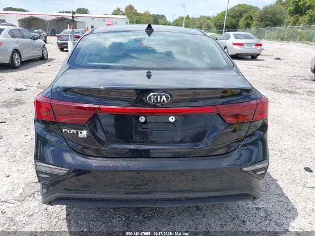 2021 KIA FORTE FE 16