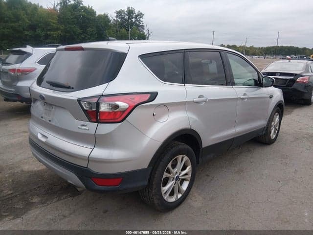 2017 FORD ESCAPE SE 4