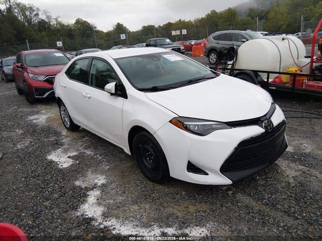 2018 TOYOTA COROLLA LE 1