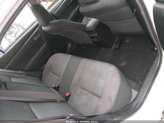 2018 TOYOTA COROLLA LE 8
