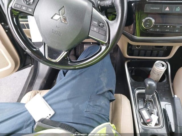 2017 MITSUBISHI OUTLANDER SE/SEL 11