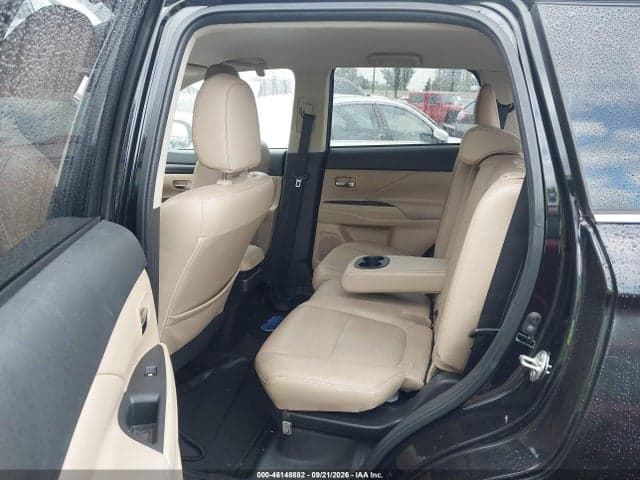 2017 MITSUBISHI OUTLANDER SE/SEL 8