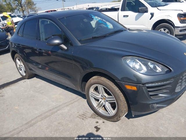 2017 PORSCHE MACAN 1