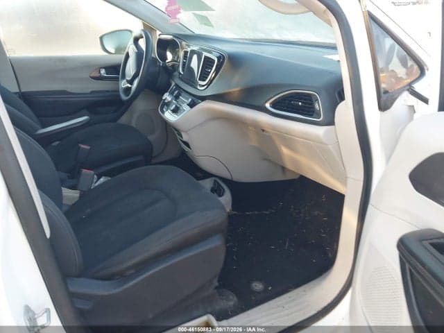 2017 CHRYSLER PACIFICA TOURING 5