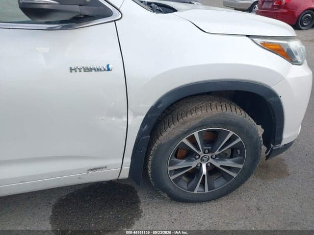 2017 TOYOTA HIGHLANDER HYBRID LE 6