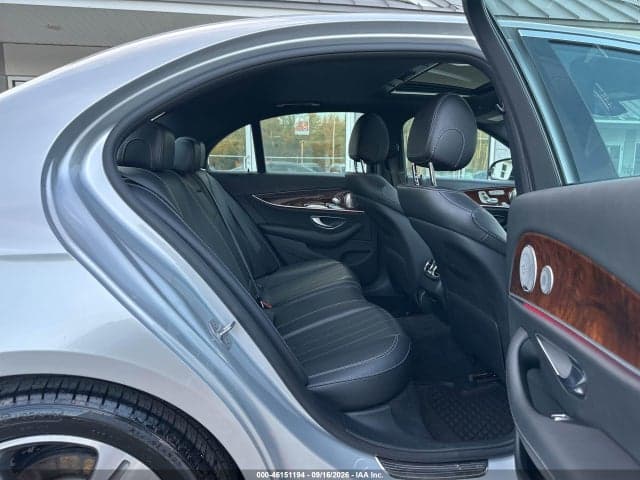 2017 MERCEDES-BENZ E 300 4MATIC 8