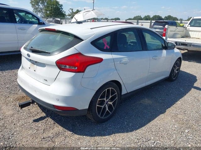 2017 FORD FOCUS SEL 4