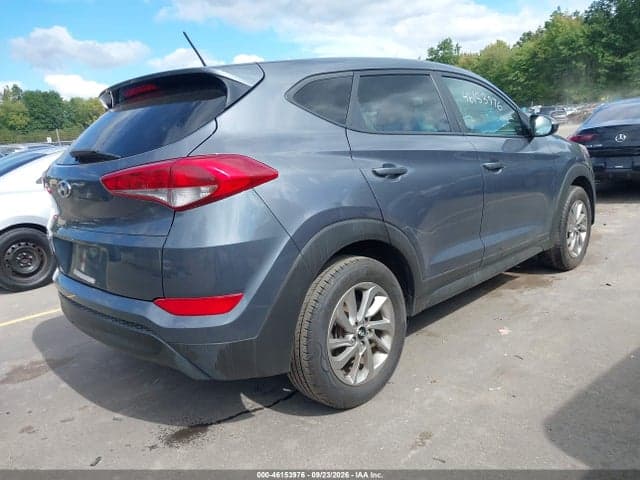 2017 HYUNDAI TUCSON SE 4