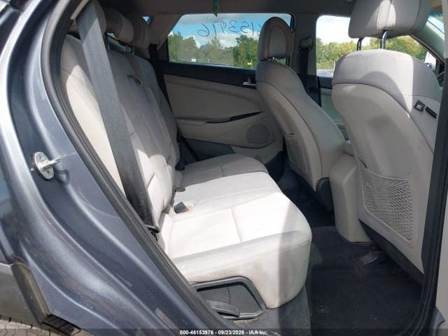 2017 HYUNDAI TUCSON SE 8