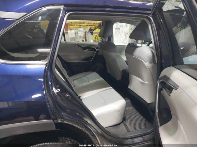 2025 TOYOTA RAV4 XLE PREMIUM 8