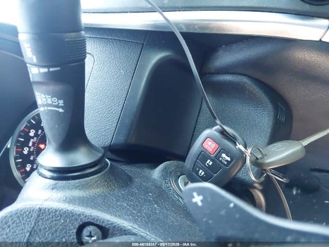 2017 TOYOTA CAMRY SE 11