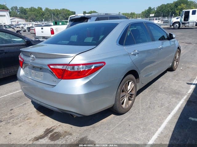 2017 TOYOTA CAMRY SE 4