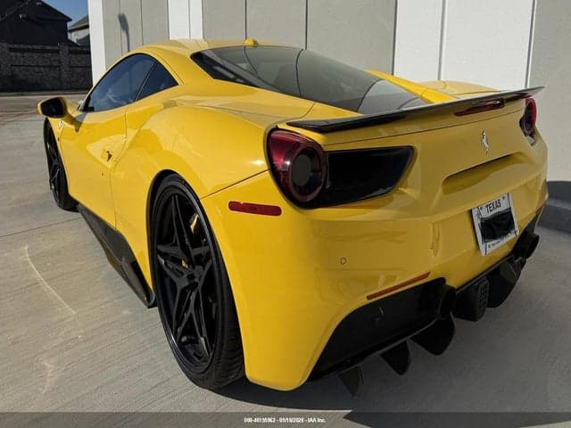 2017 FERRARI 488 GTB 2