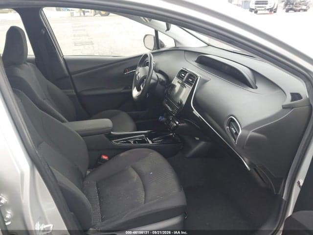 2017 TOYOTA PRIUS THREE 5