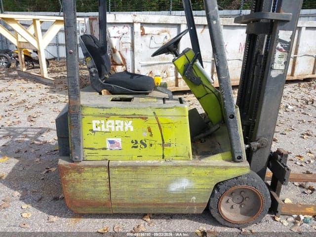 1980 CLARK TM15S FORKLIFT 13