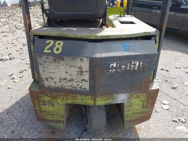 1980 CLARK TM15S FORKLIFT 16