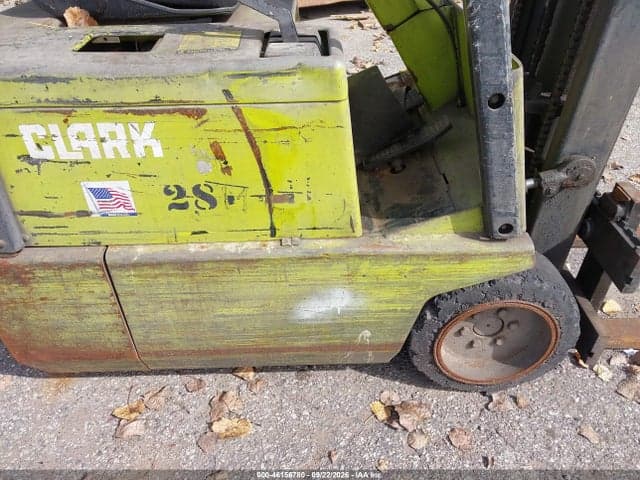 1980 CLARK TM15S FORKLIFT 18