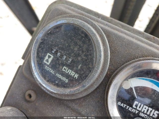 1980 CLARK TM15S FORKLIFT 7