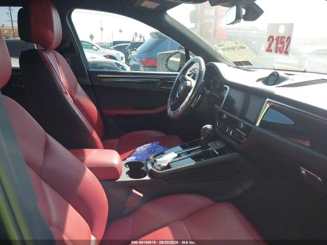2023 PORSCHE MACAN T 5