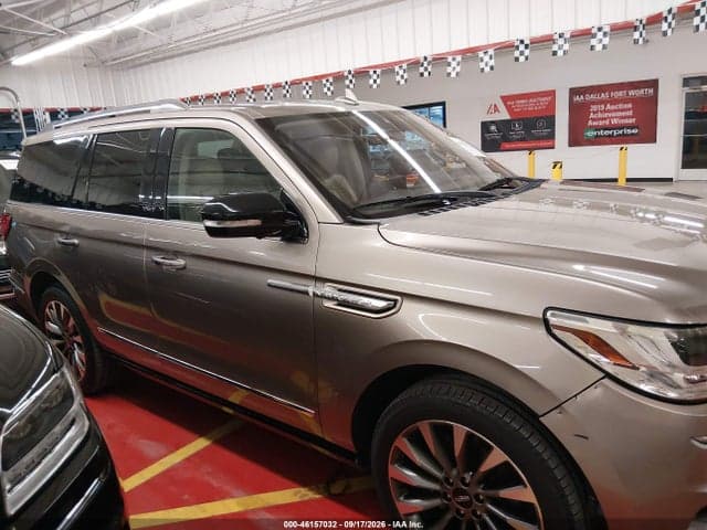 2019 LINCOLN NAVIGATOR SELECT 13