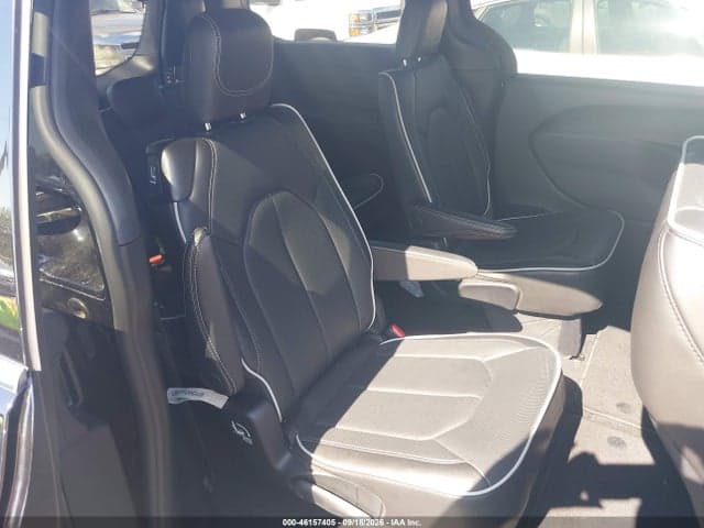 2027 CHRYSLER PACIFICA 6