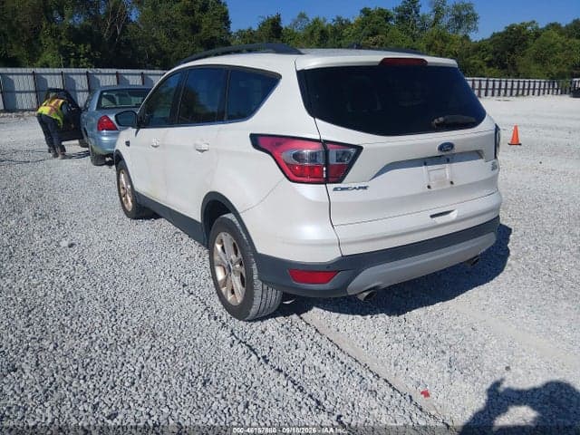 2017 FORD ESCAPE SE 3