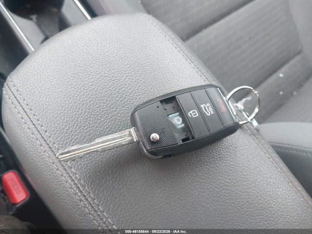 2017 KIA FORTE LX/S 11