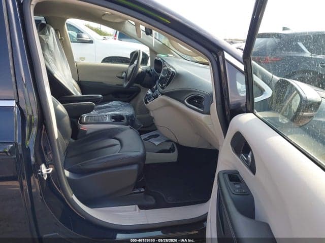 2024 CHRYSLER PACIFICA HYBRID SELECT 5