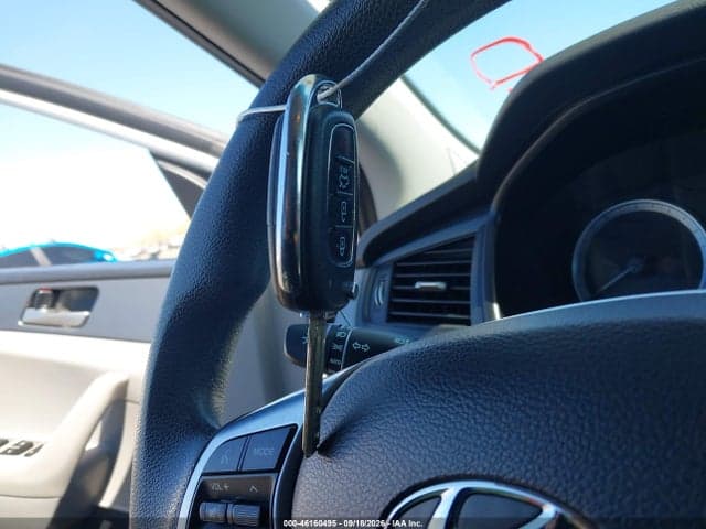 2019 HYUNDAI SONATA SE 11