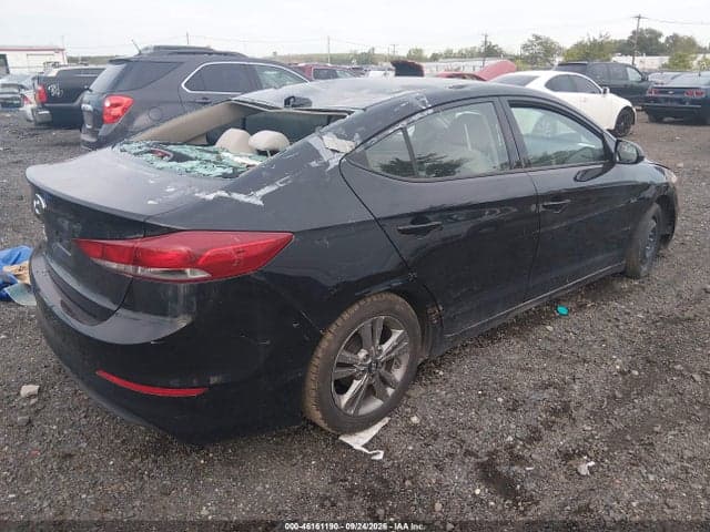 2017 HYUNDAI ELANTRA SE 4