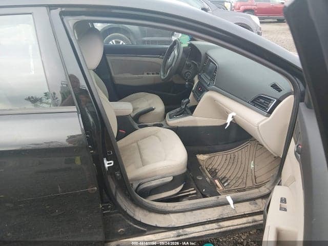 2017 HYUNDAI ELANTRA SE 5
