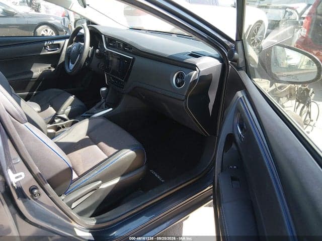 2017 TOYOTA COROLLA SE 5