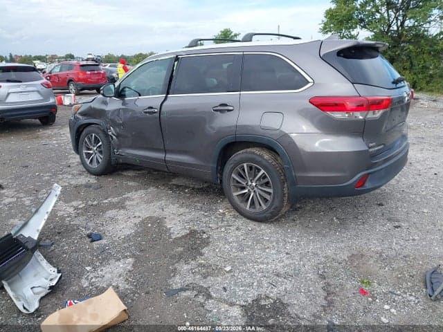 2017 TOYOTA HIGHLANDER XLE 3
