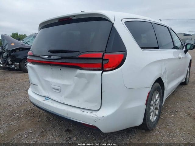 2025 CHRYSLER PACIFICA SELECT 17