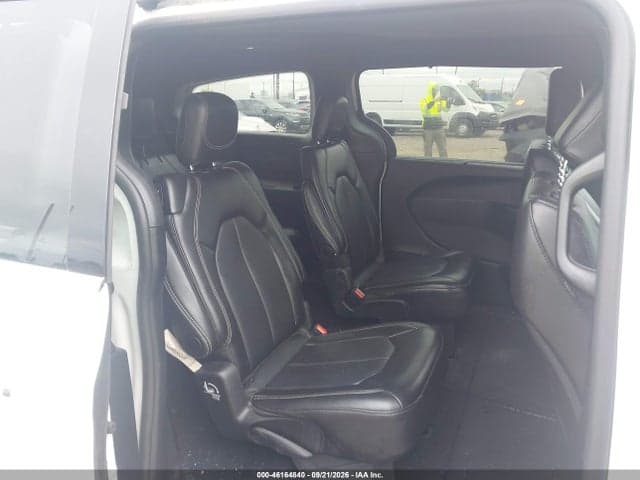 2025 CHRYSLER PACIFICA SELECT 8