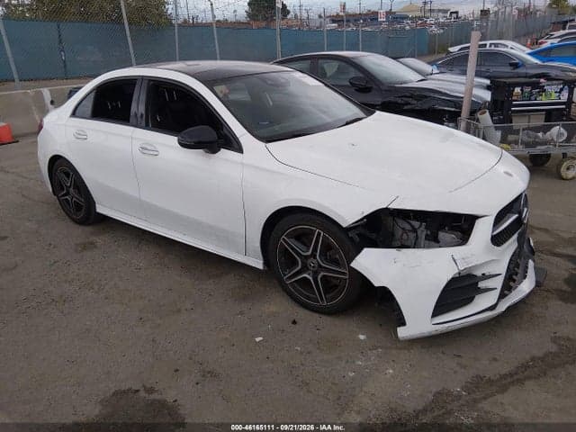 2019 MERCEDES-BENZ A 220 1