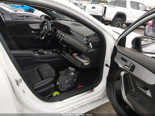 2019 MERCEDES-BENZ A 220 5
